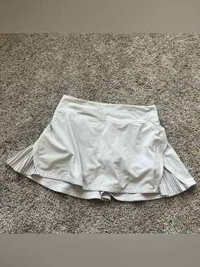 lululemon athletica Gray Women's Skort with Pleated Side Panels.